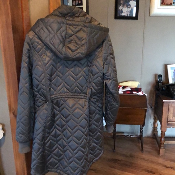 STEVE MADDEN | Grey quilted long warm hooded designer winter coat. - Picture 2 of 5
